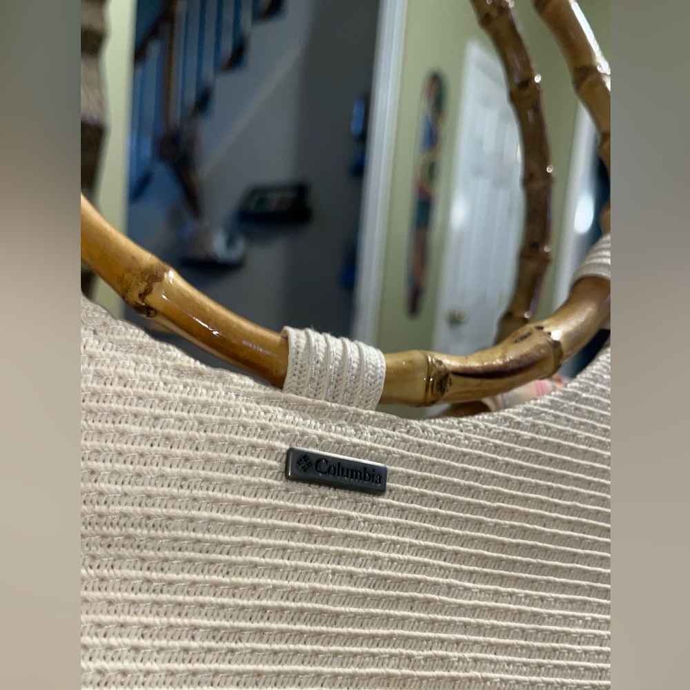 Columbia Cream Tote Bag with Textured Design - Picture 4 of 7